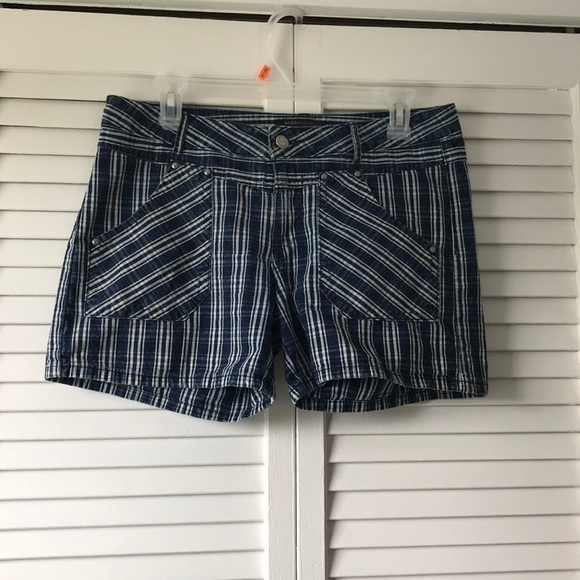 BCBGMAXAZRIA blue and white shorts - Picture 2 of 11